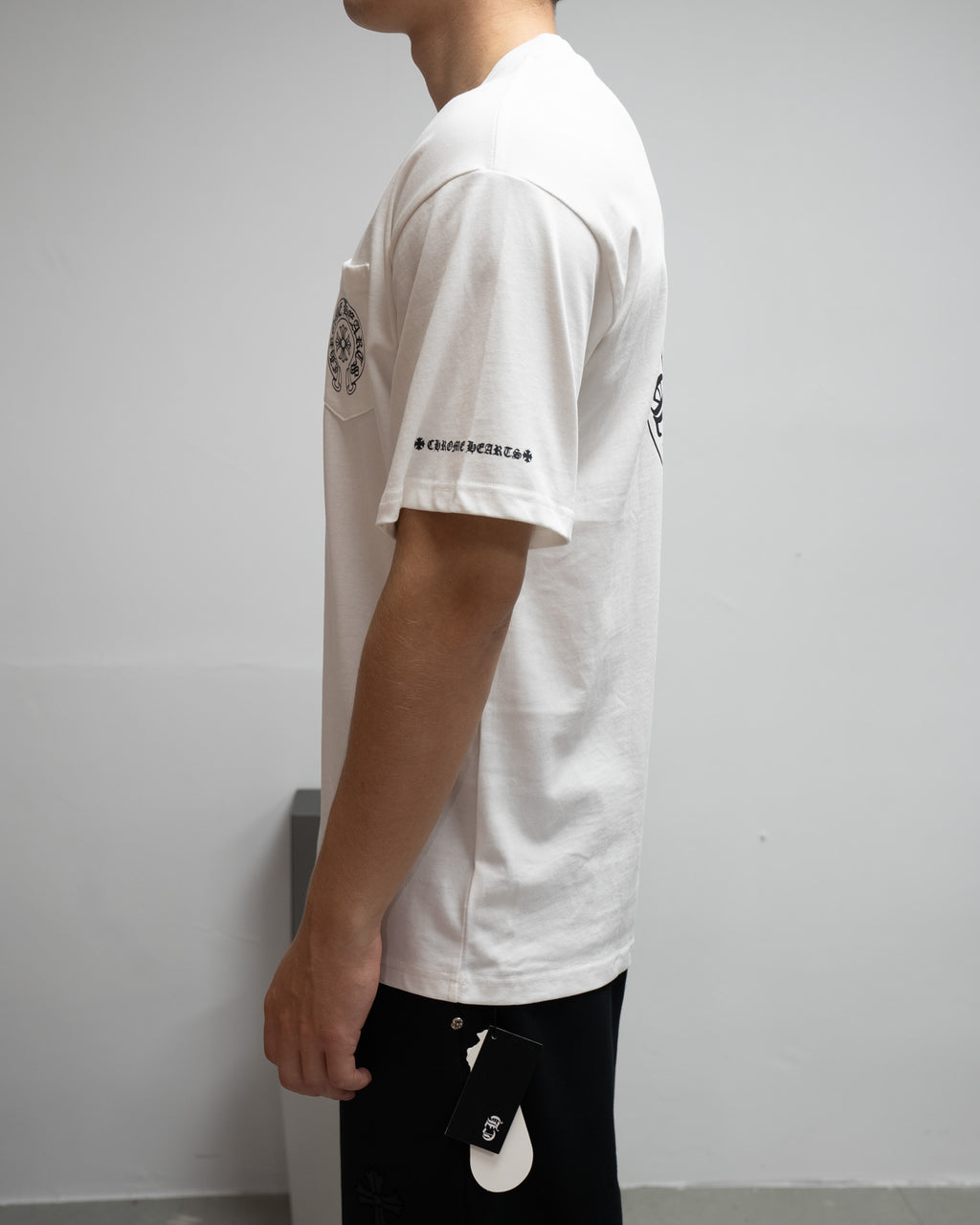 Horseshoe Logo Pocket Black/White T-Shirt™