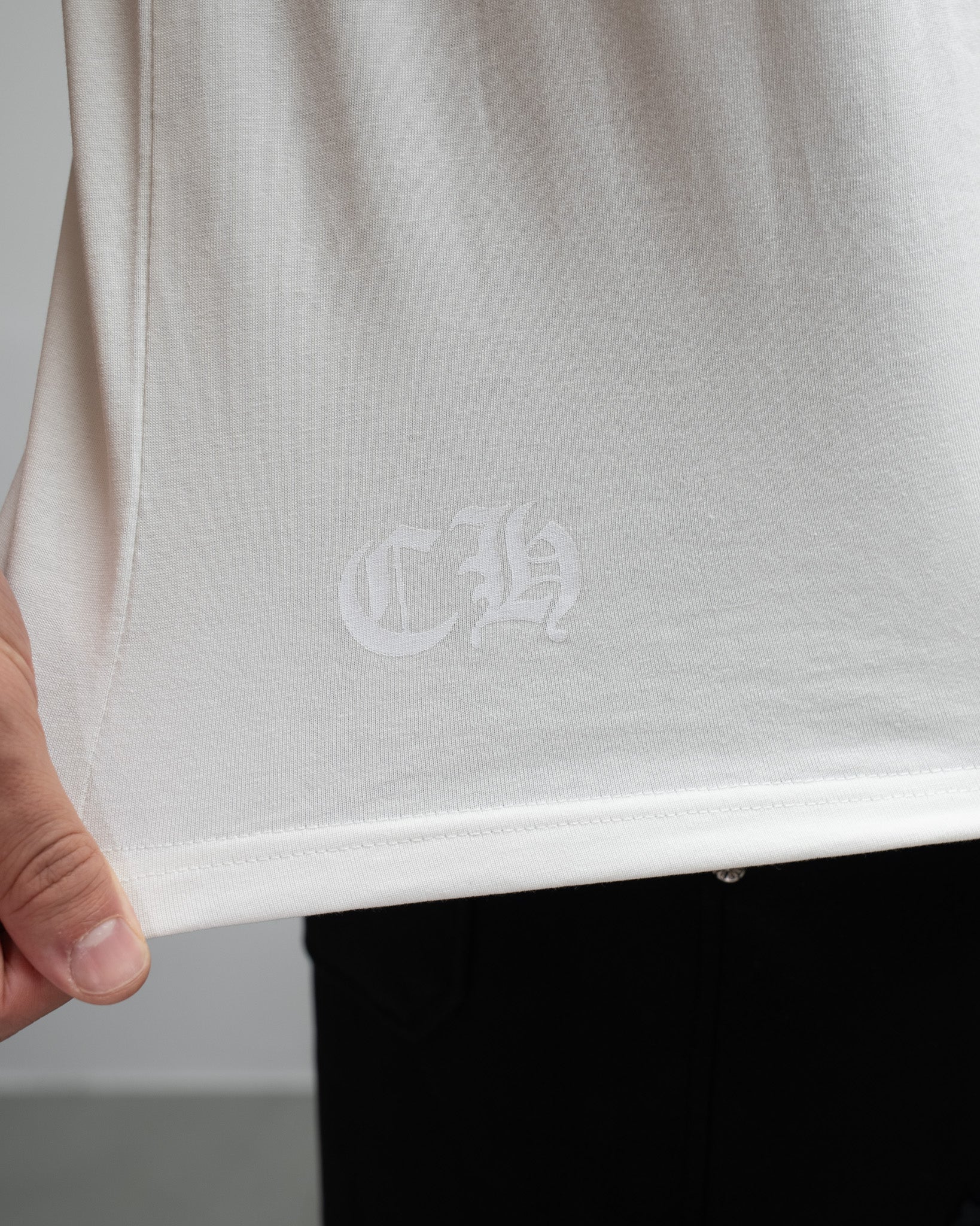 Horseshoe Logo Pocket Black/White T-Shirt™