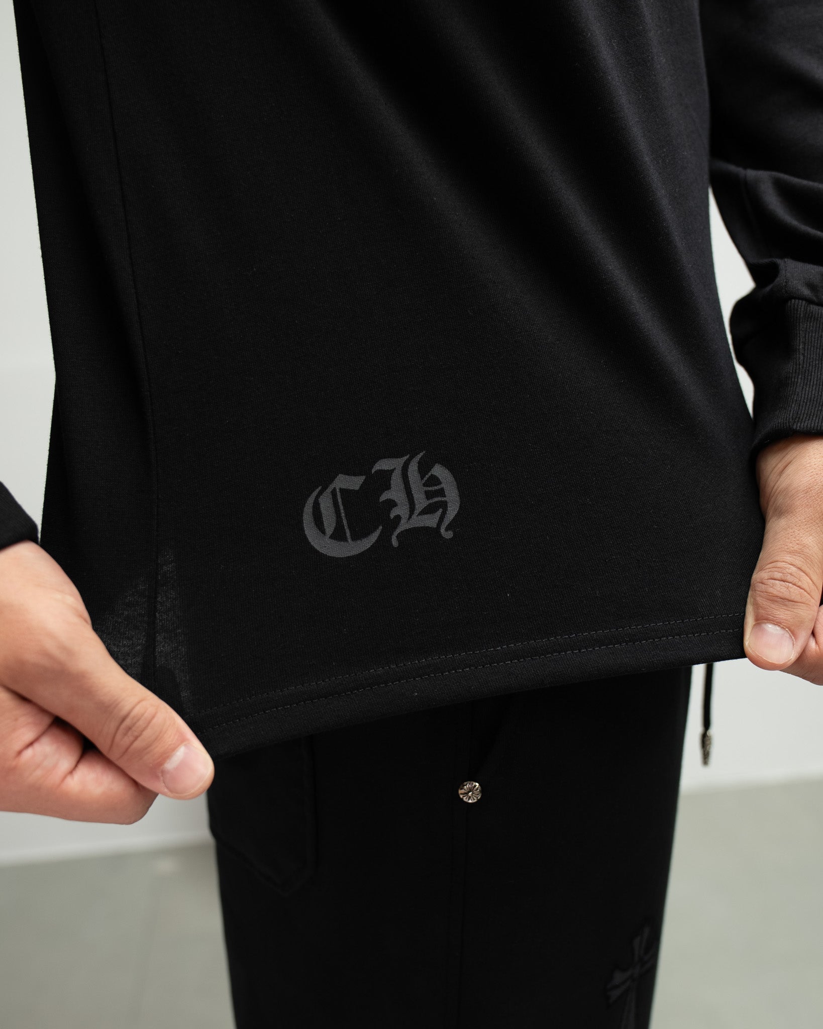 Aspen Black Long Sleeve™