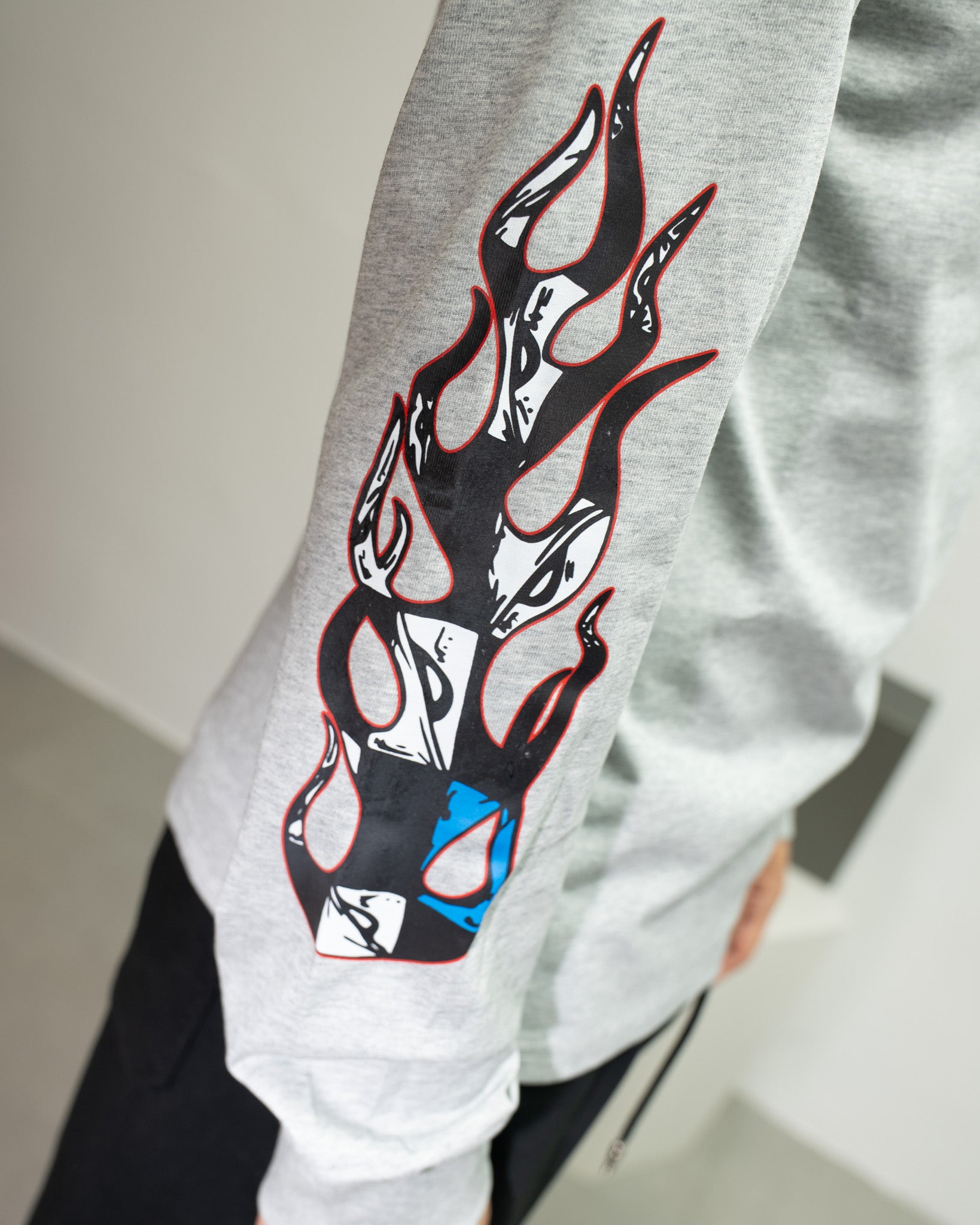 M-Boy Colored Text Grey Long Sleeve™