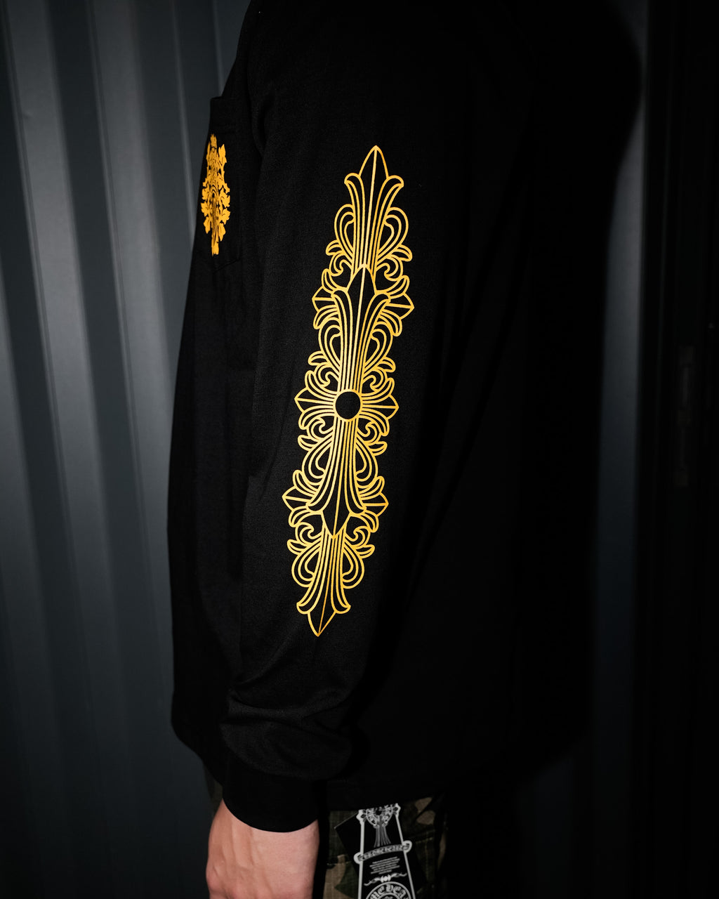 Yellow Dagger Crest Black Long Sleeve™
