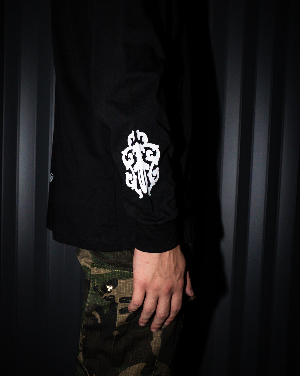 White Dagger Crest Black Long Sleeve™
