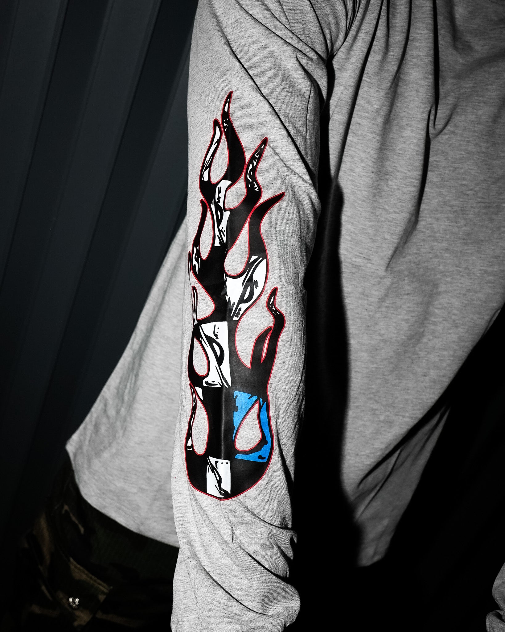 M-Boy Colored Text Grey Long Sleeve™