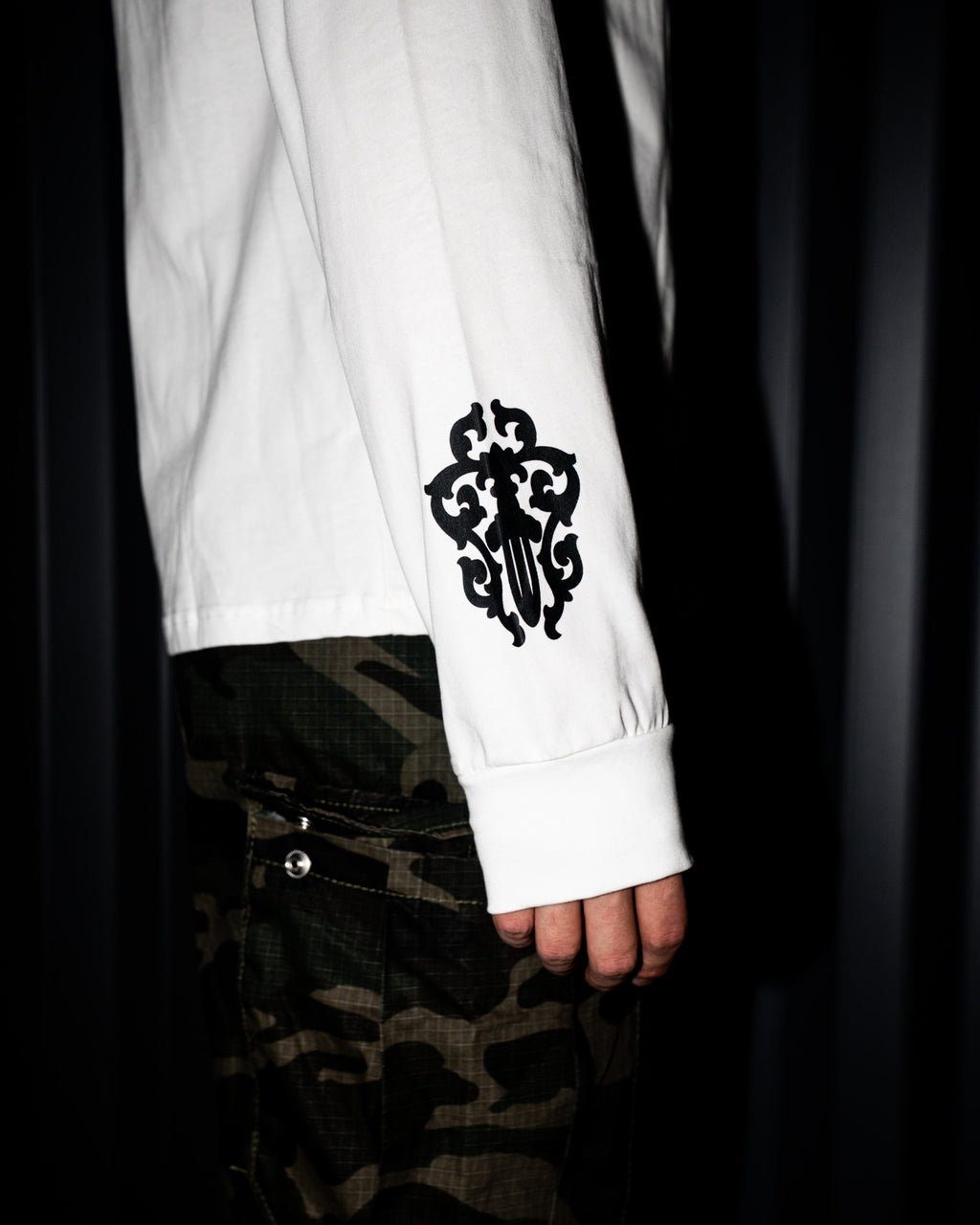 Dagger Crest White Long Sleeve™
