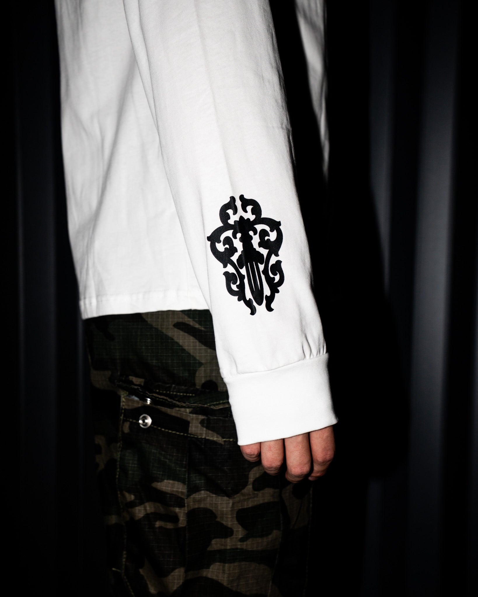 Dagger Crest White Long Sleeve™