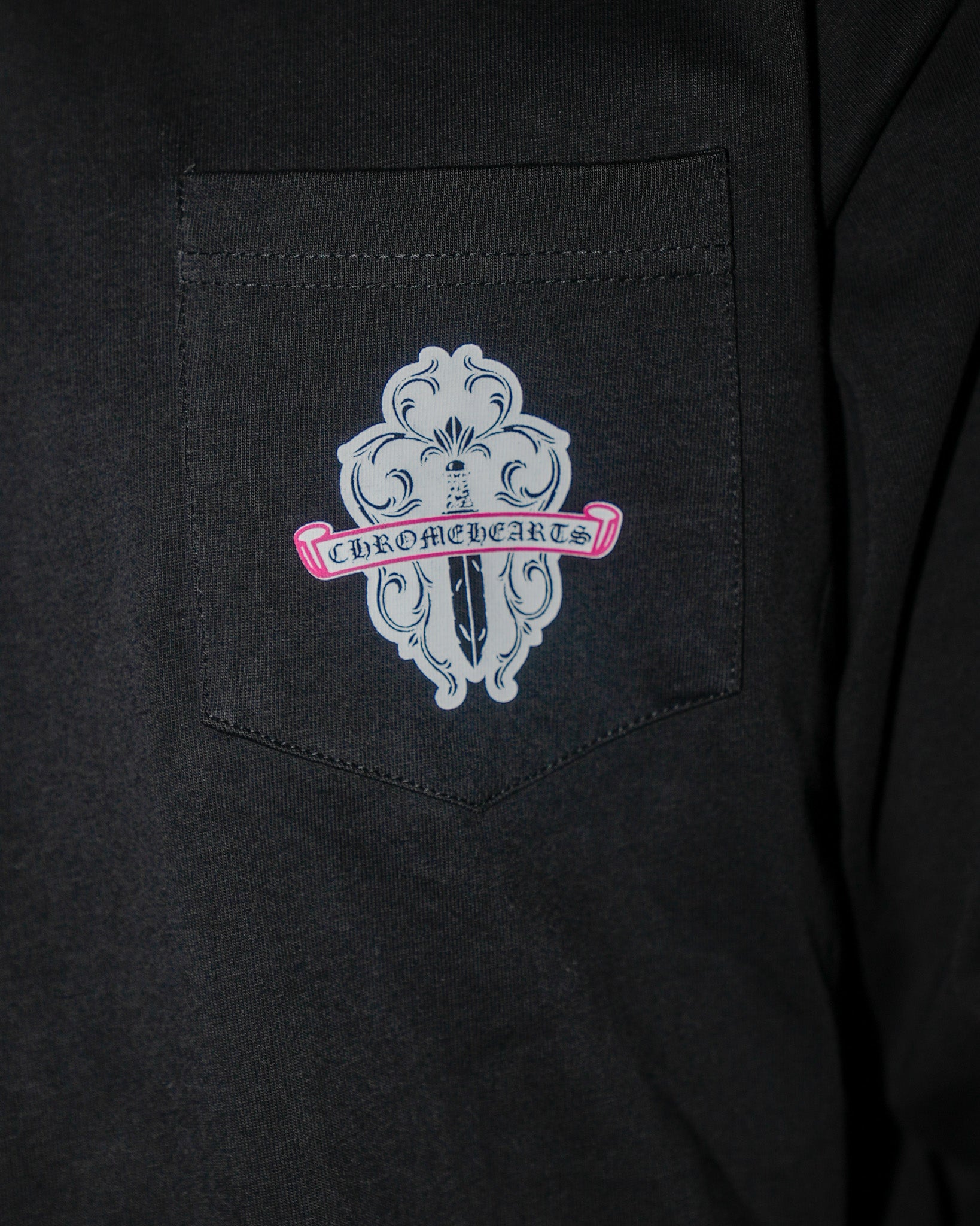 Camo Dagger Crest Black Long Sleeve™