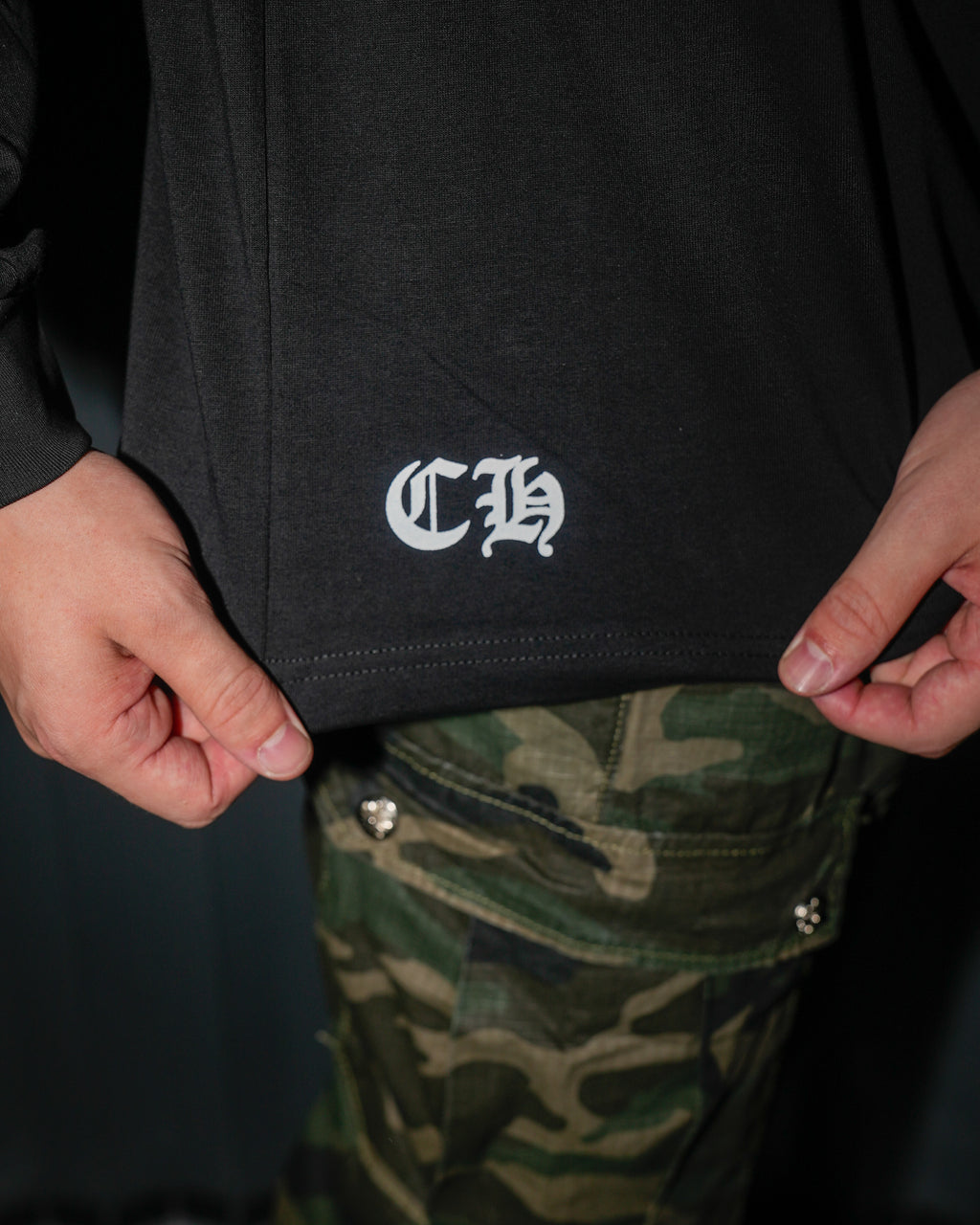 Camo Dagger Crest Black Long Sleeve™