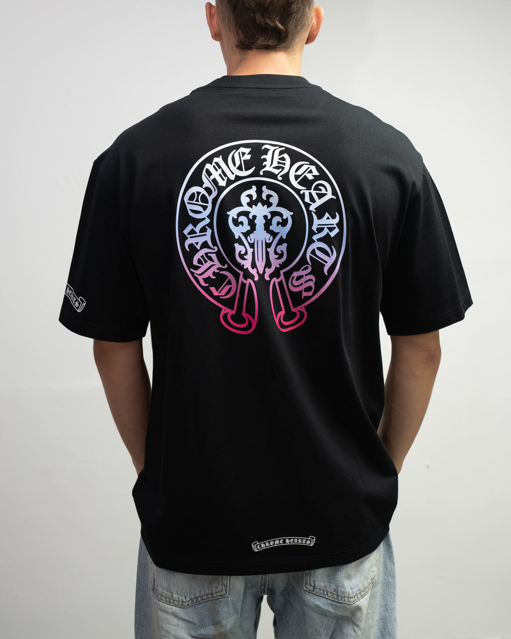 White Blue Pink Dagger Crest Black T-Shirt™