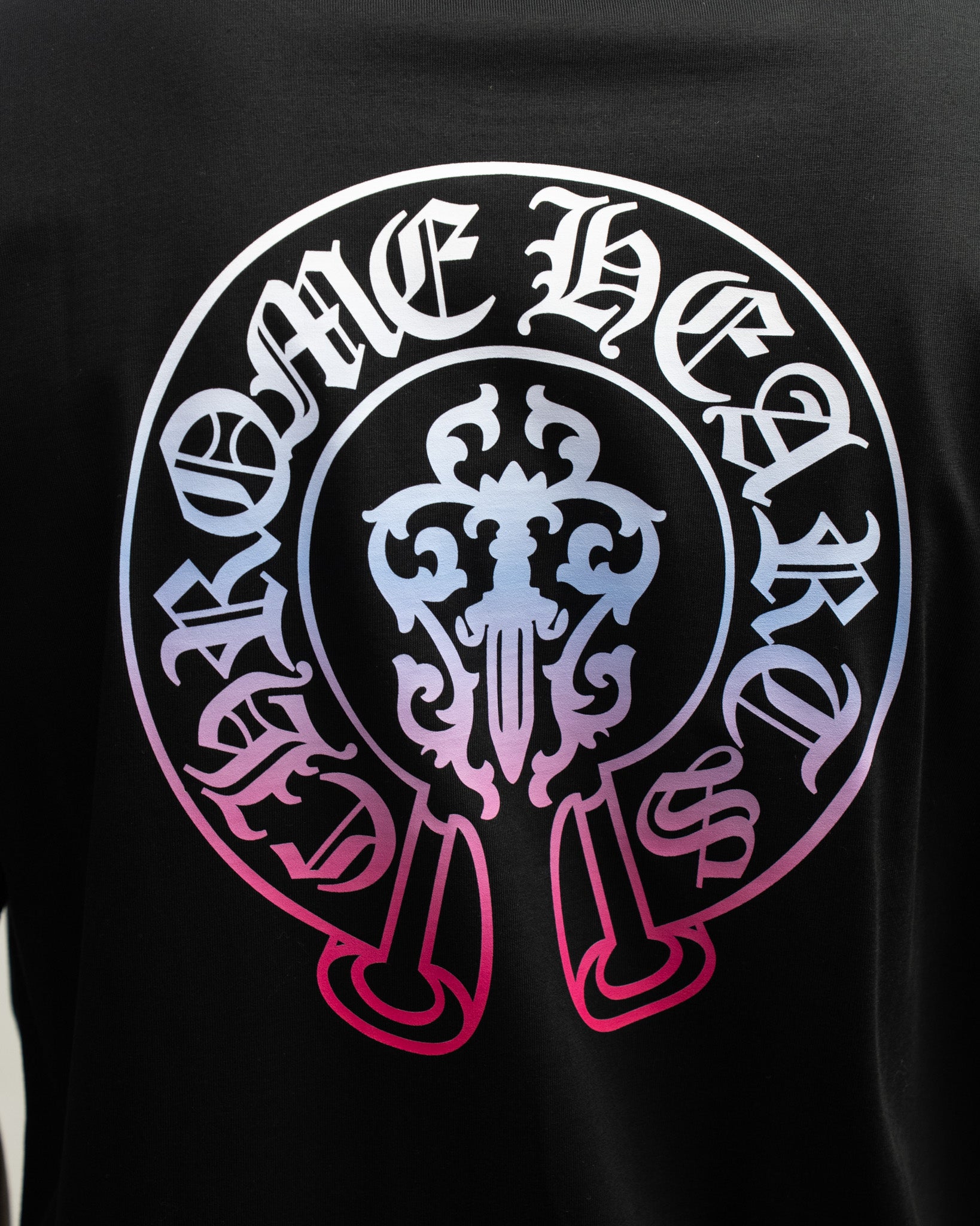 White Blue Pink Dagger Crest Black T-Shirt™