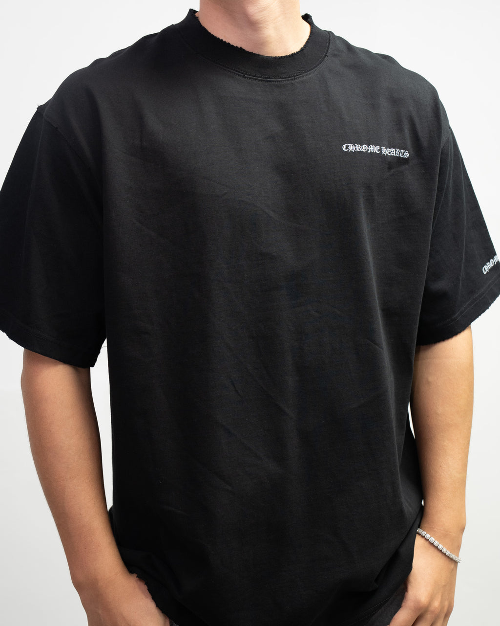 Distressed Collar Typography Logo Black T-Shirt™
