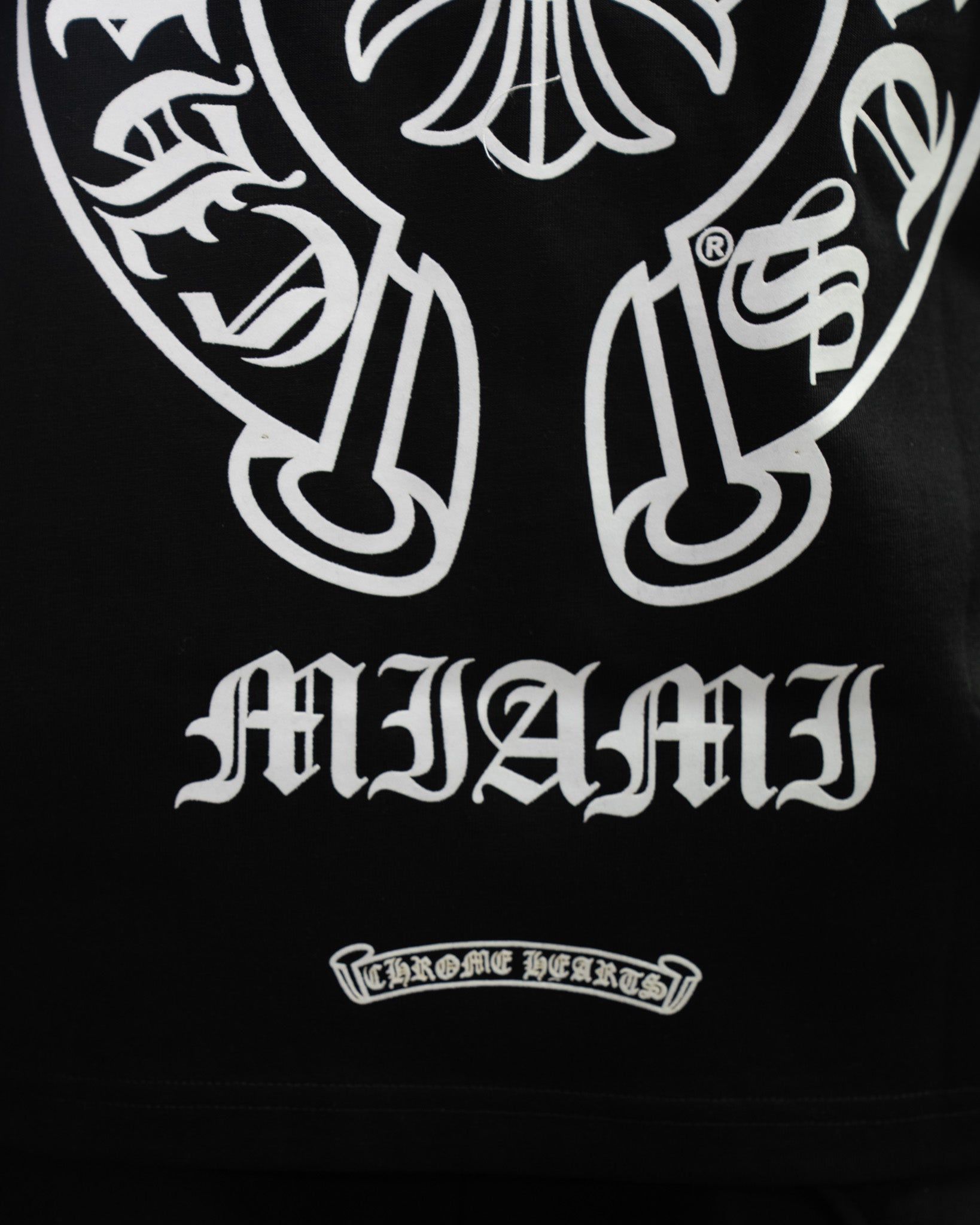 Horse Shoe Logo Miami Black T-Shirt™