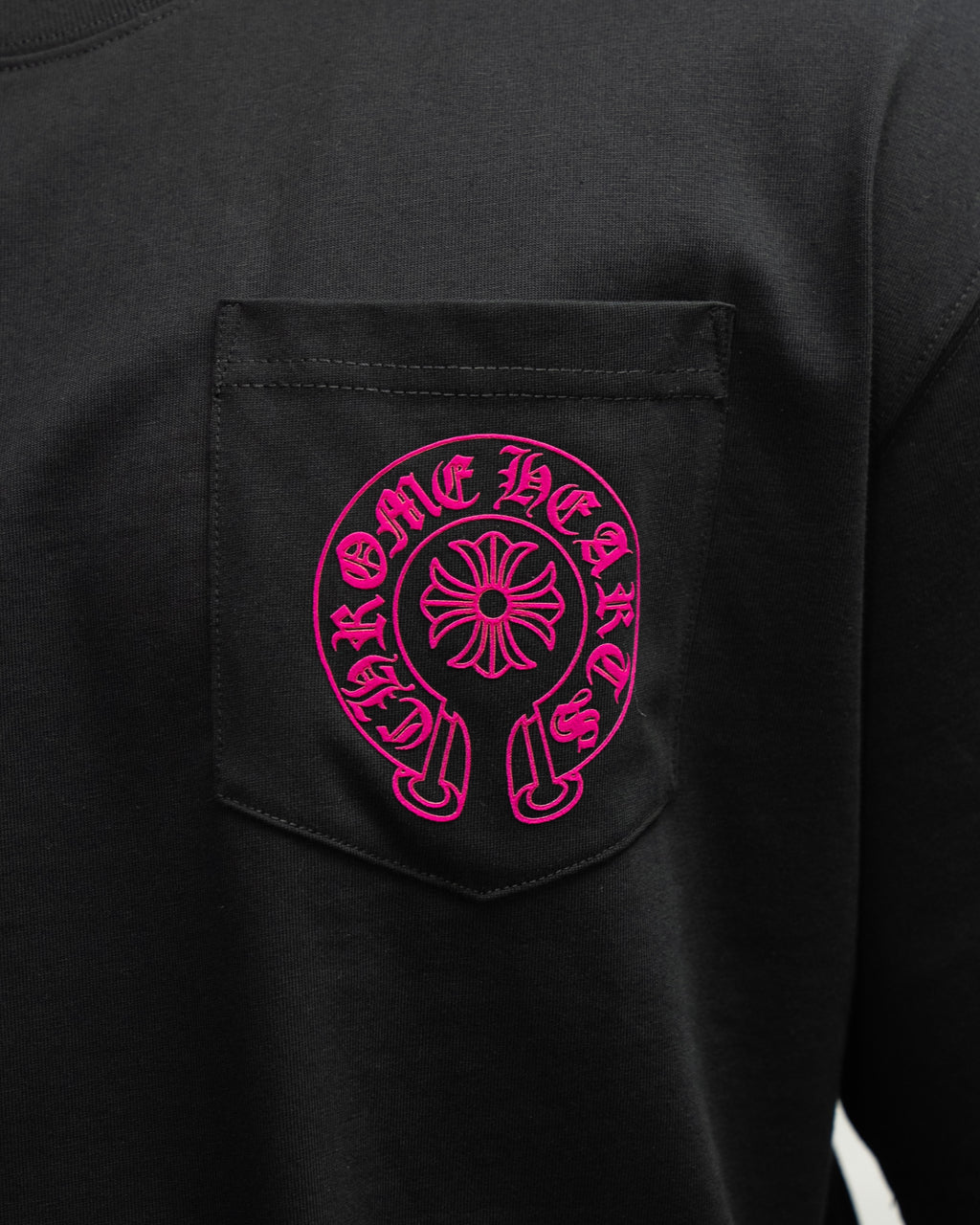 Pink Horse Shoe Logo Black T-Shirt™