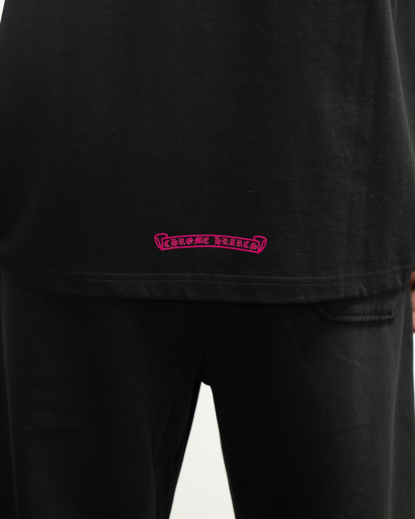 Pink Horse Shoe Logo Black T-Shirt™