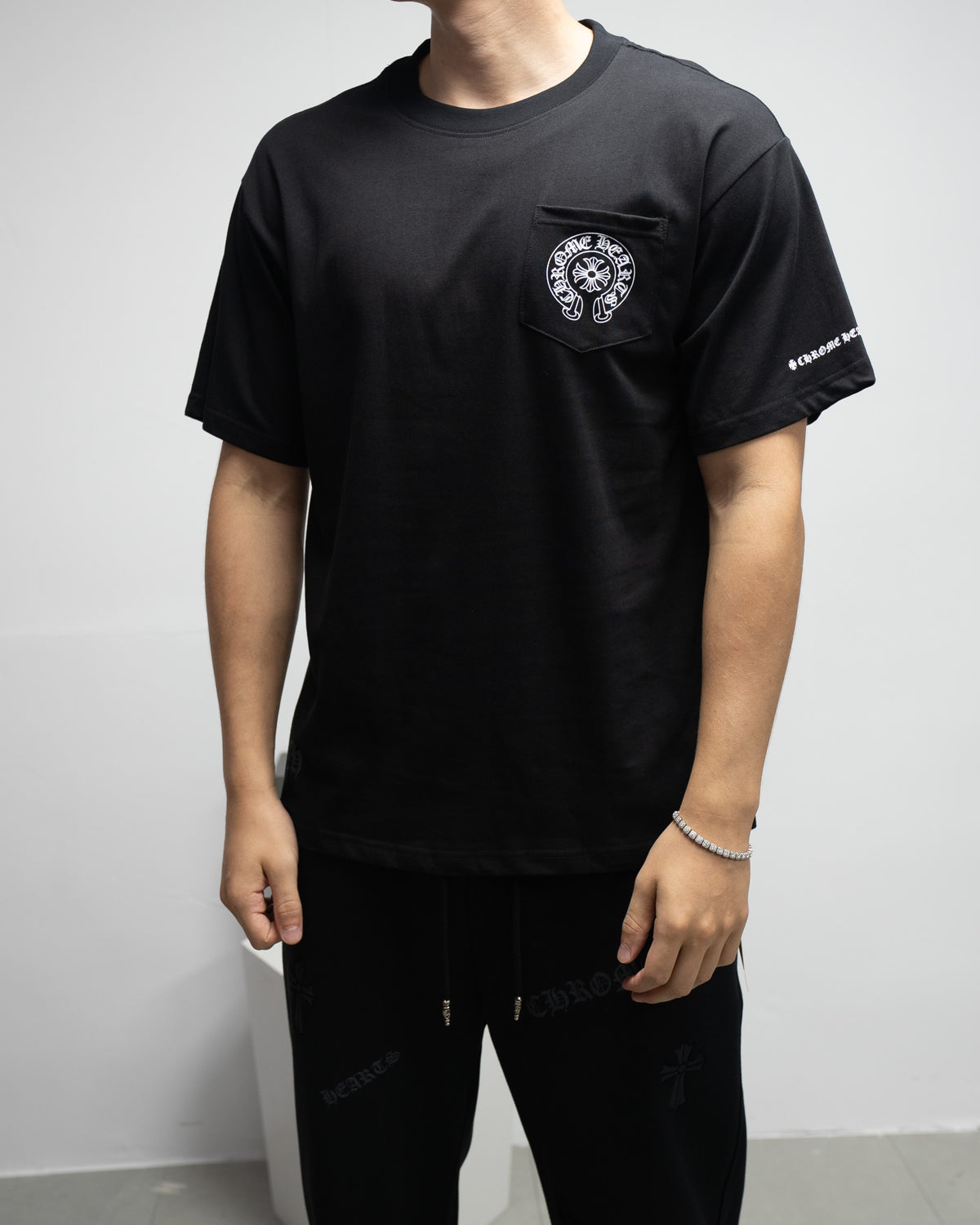 Horseshoe Logo Pocket Black/White T-Shirt™