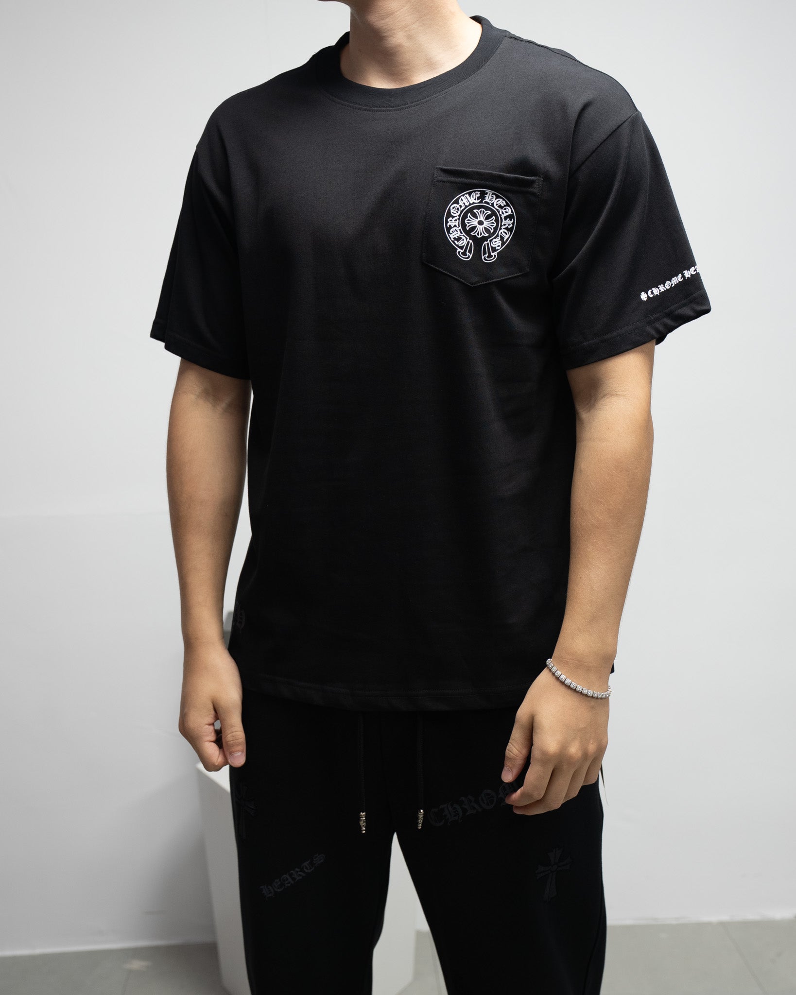 Horseshoe Logo Pocket Black/White T-Shirt™