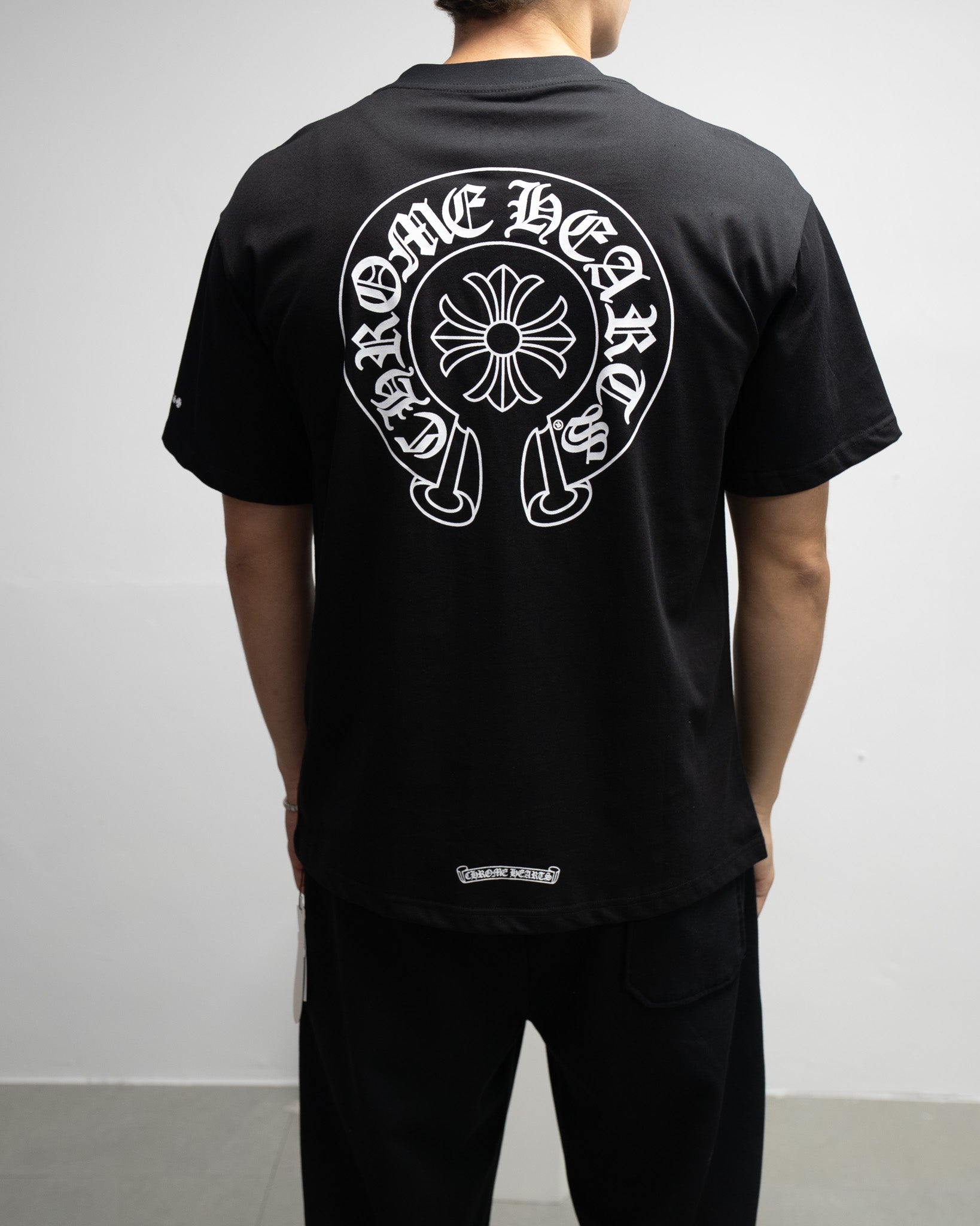 Horseshoe Logo Pocket Black/White T-Shirt™