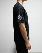 Typography Collar & Horse Shoe Logo Black T-Shirt™