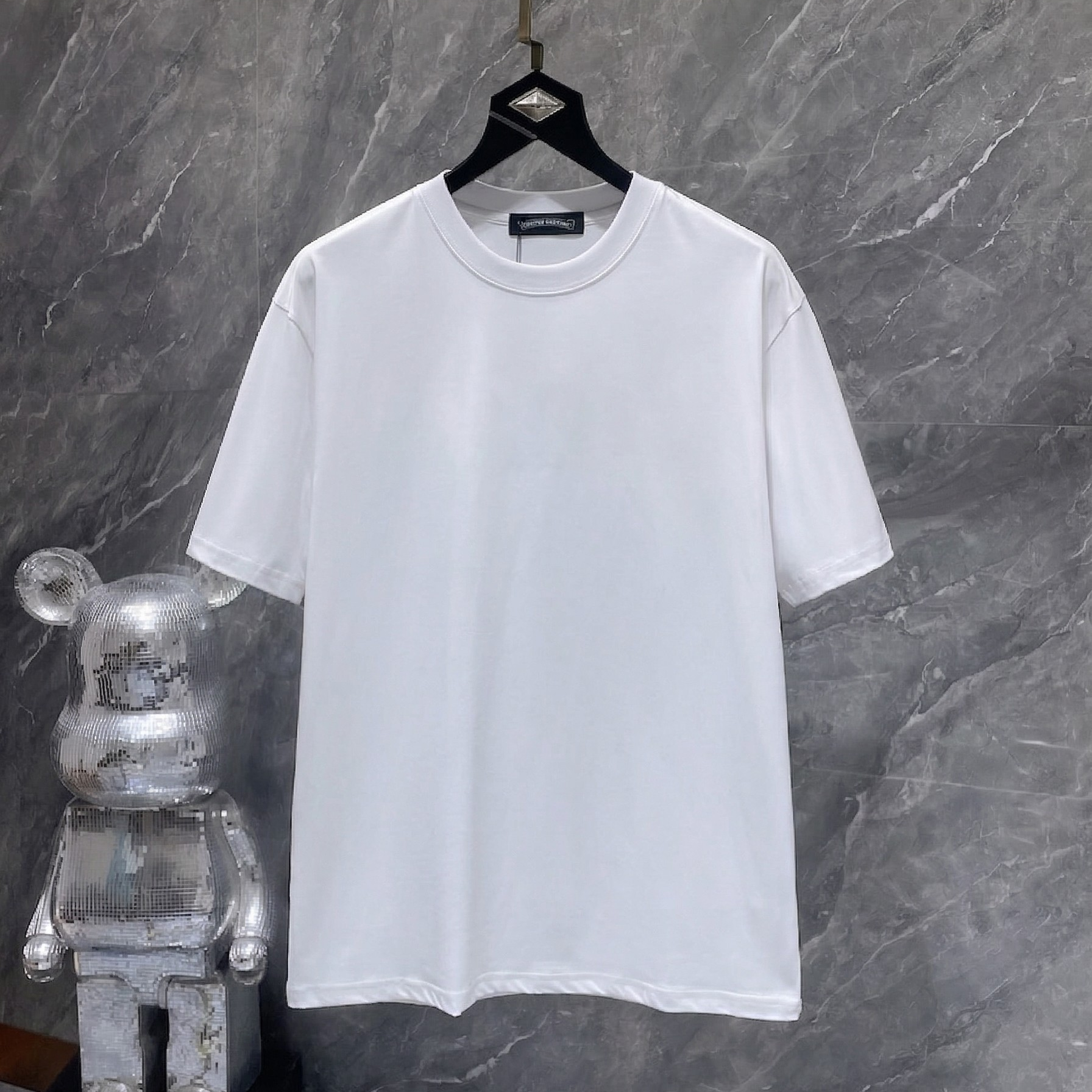 Monochrome Letter Patch White T-Shirt™