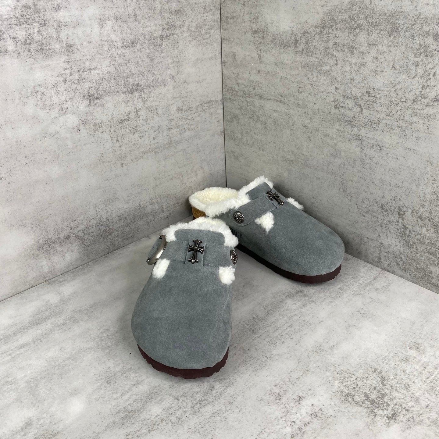 Metallic Cross White Fur Grey Suede Clog Slides™