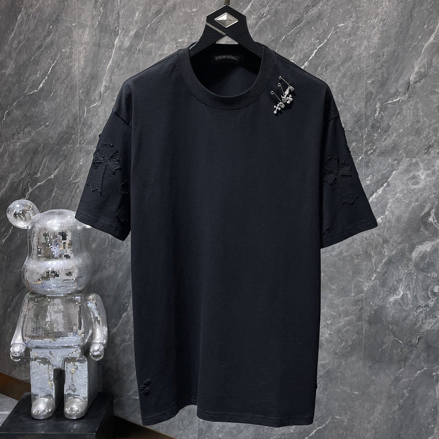 Metallic Symbols Safety Pin Black T-Shirt™