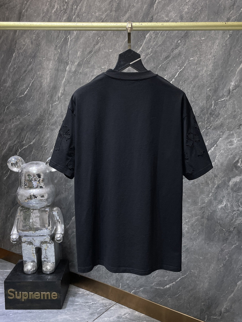 Metallic Symbols Safety Pin Black T-Shirt™