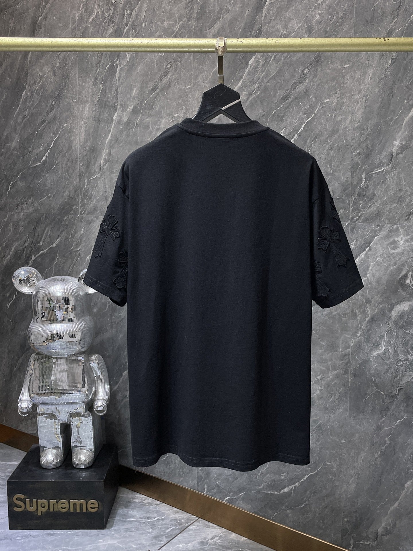 Metallic Symbols Safety Pin Black T-Shirt™