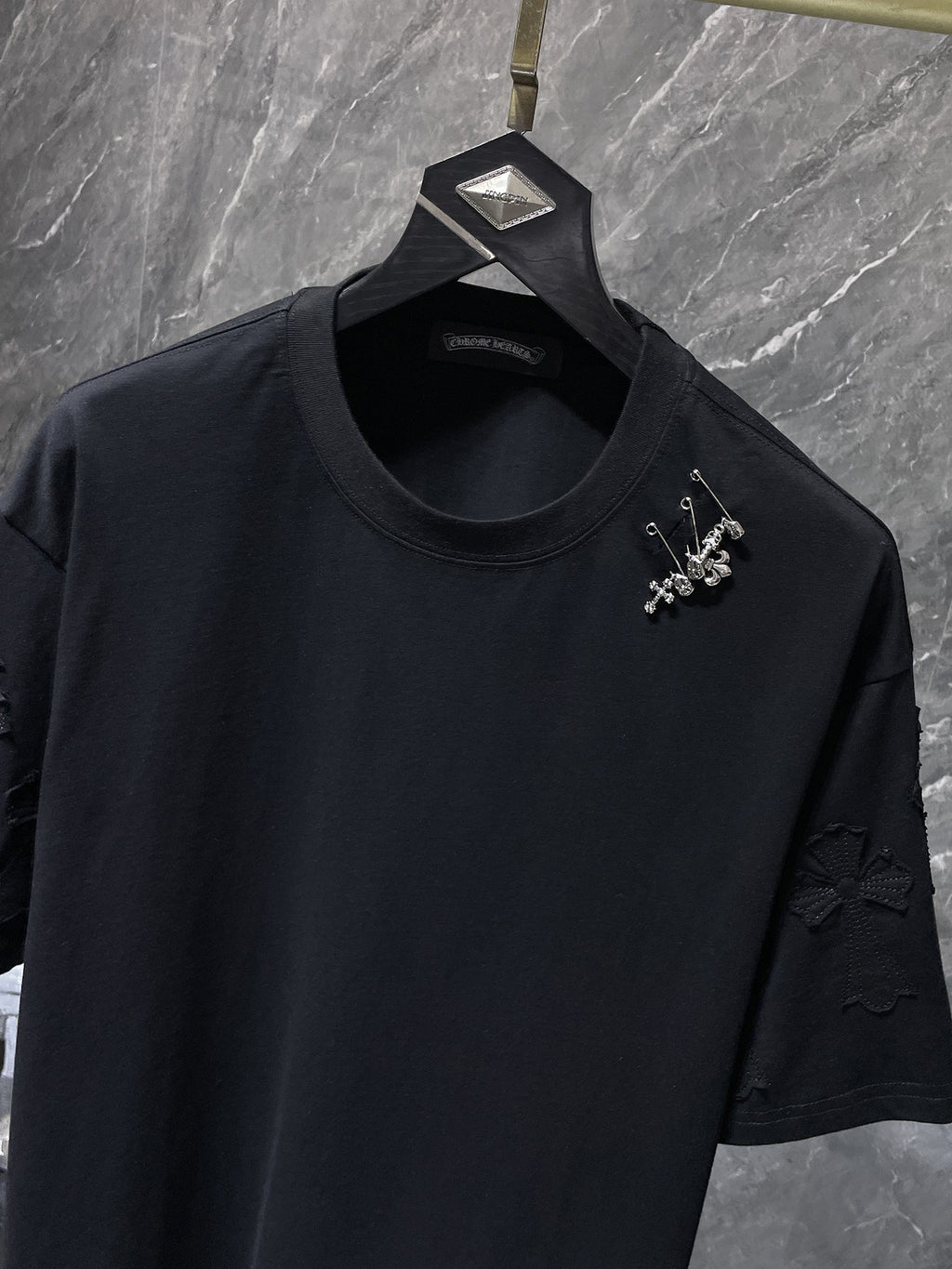 Metallic Symbols Safety Pin Black T-Shirt™