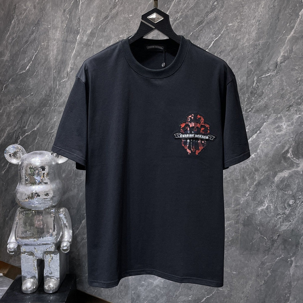 Checkered Dagger Crest Black T-Shirt™