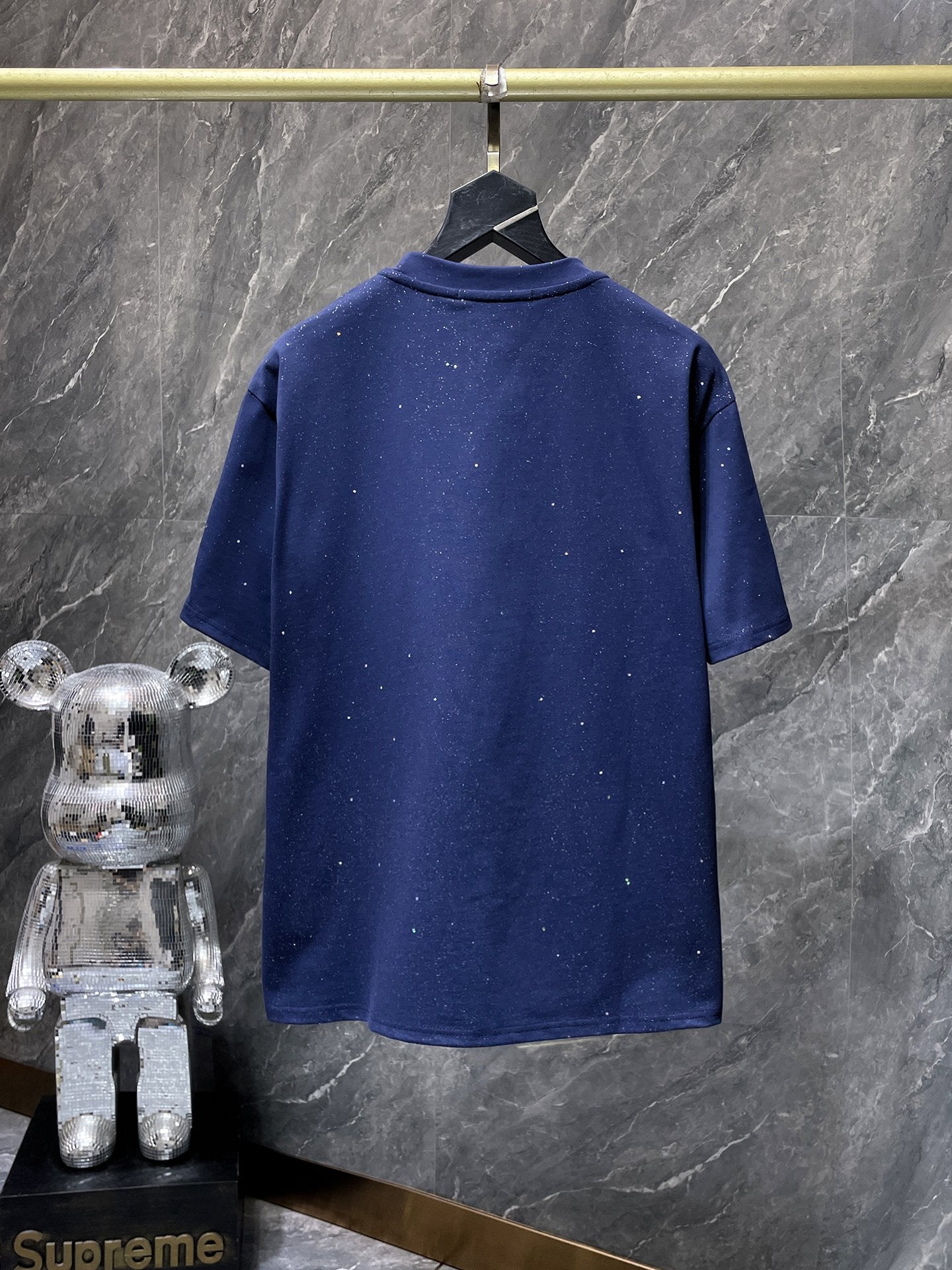 White Paint Drip Horse Shoe Logo Navy T-Shirt™