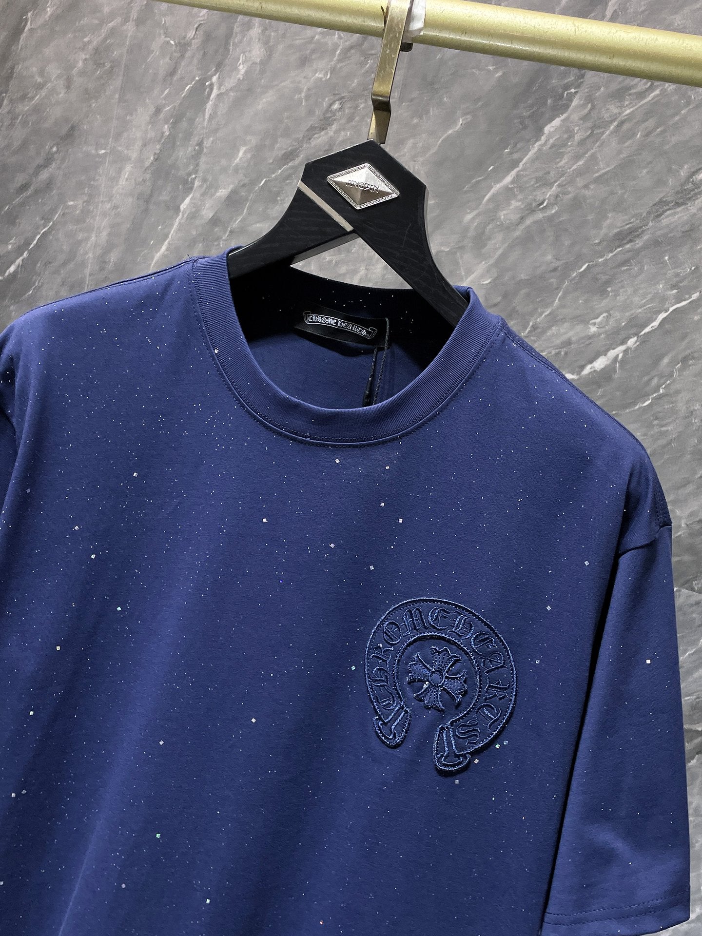 White Paint Drip Horse Shoe Logo Navy T-Shirt™