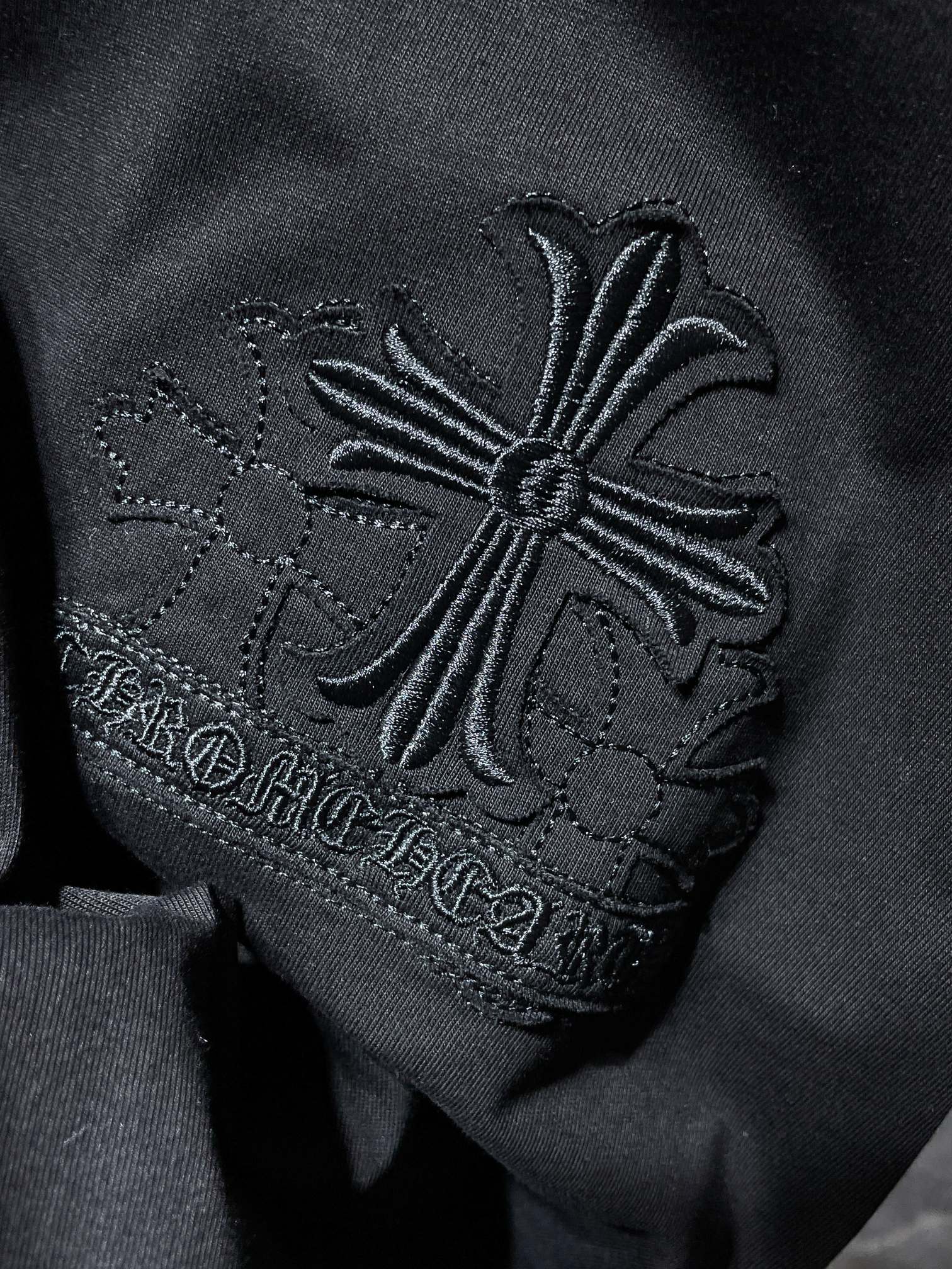 Embroidered Crosses Patch Black T-Shirt™