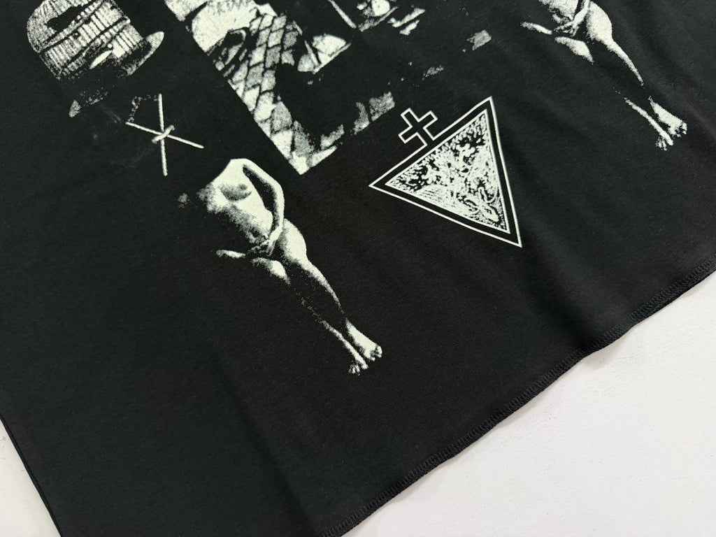 ER* Possesso Inquietante Black T-Shirt™
