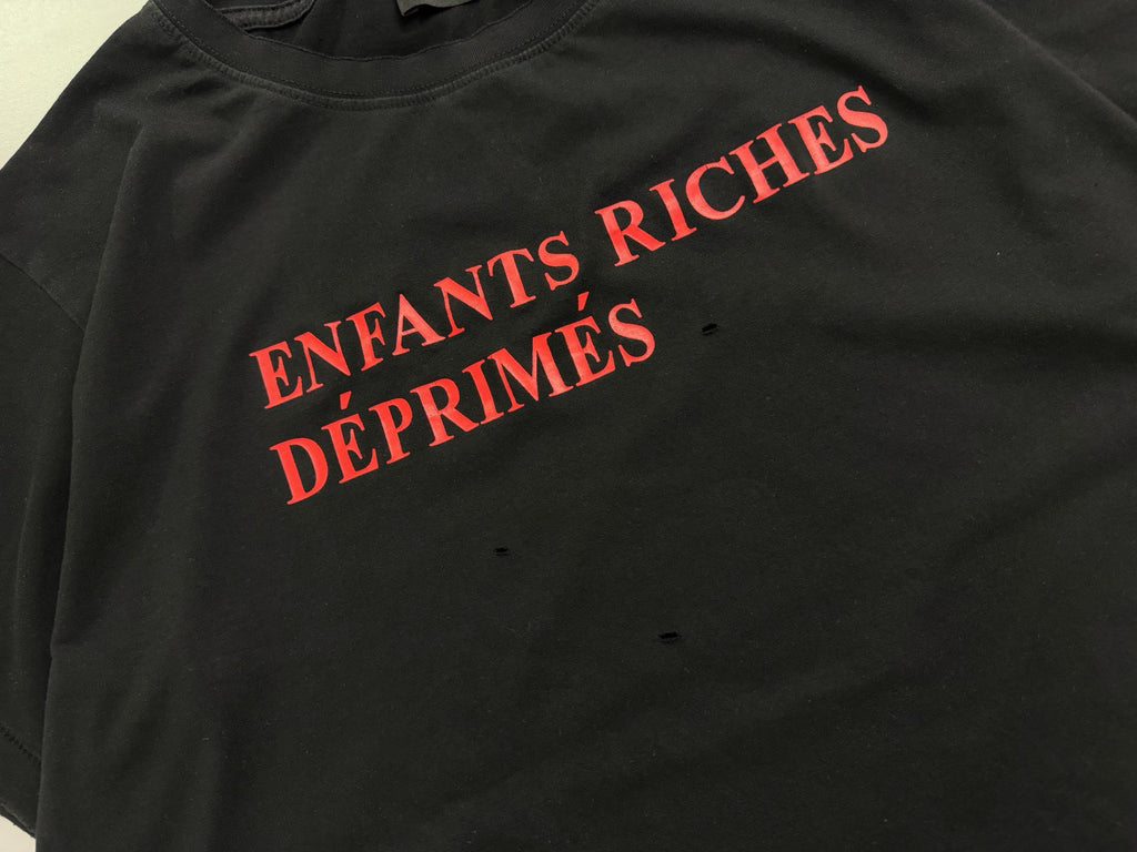 ER* Classic Red Typography Logo Black T-Shirt™