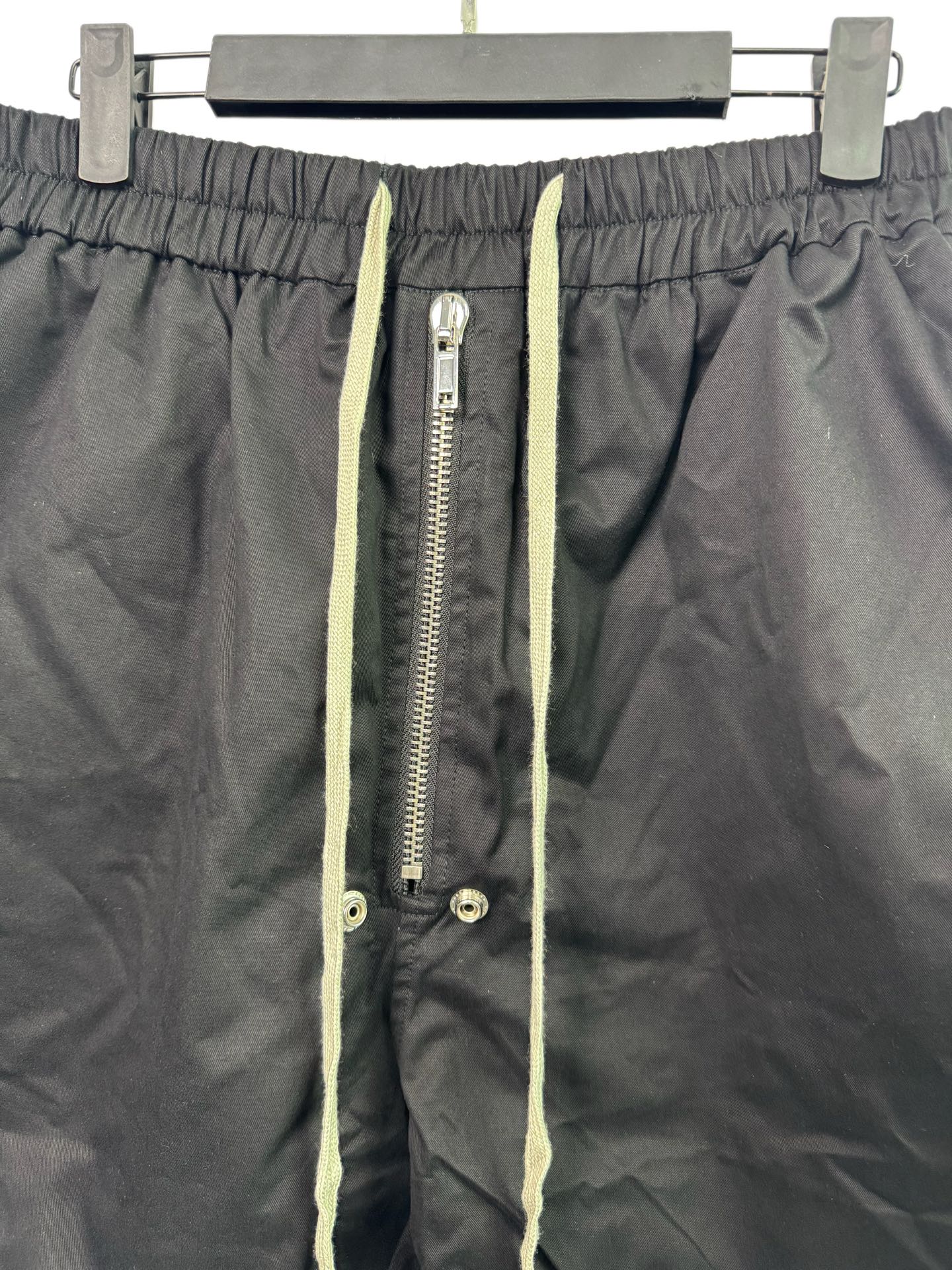 R.O Cargobela Black Shorts™