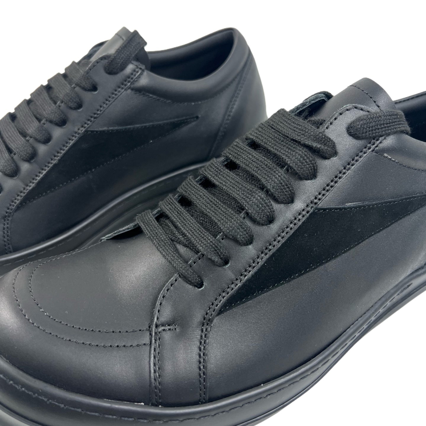 R.O DRKSHDW Vintage Low Black on Black Leather Sneakers™