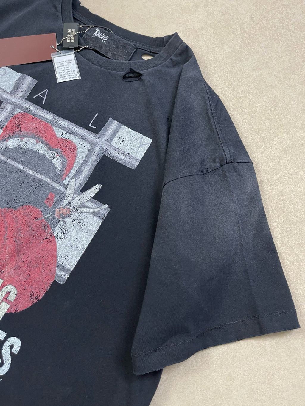 Paly Hllywd Stones Mosquito Tongue Tee™