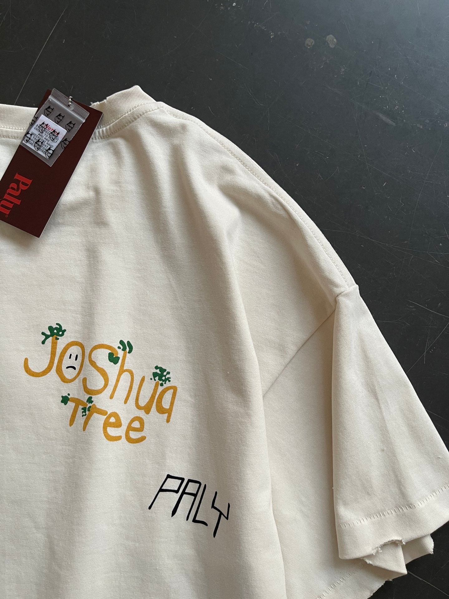 Paly Hllywd Find Your Friends Tee™