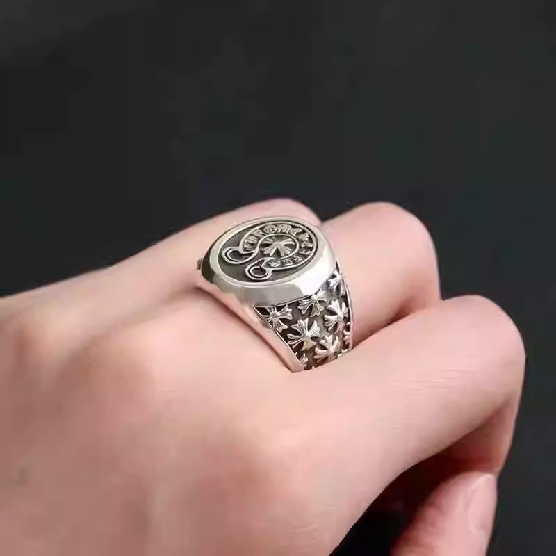 S925 Silver Horseshoe Emblem Fleur Signet Ring™