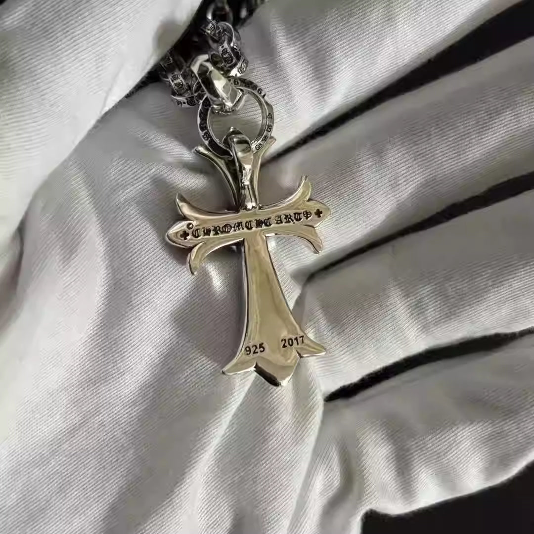 S925 Silver Crystal Heart Center Cross Pendant Necklace™