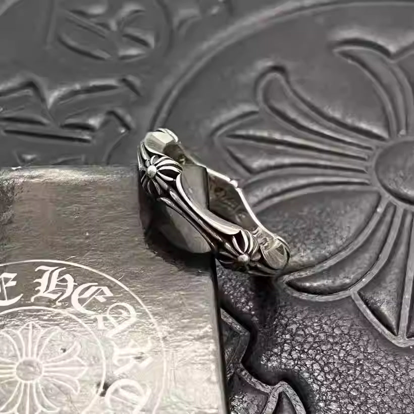 S925 Silver Ribbed Flower Ring™