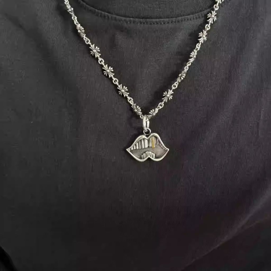 S925 Silver Gold Tooth Mouth Pendant Necklace™