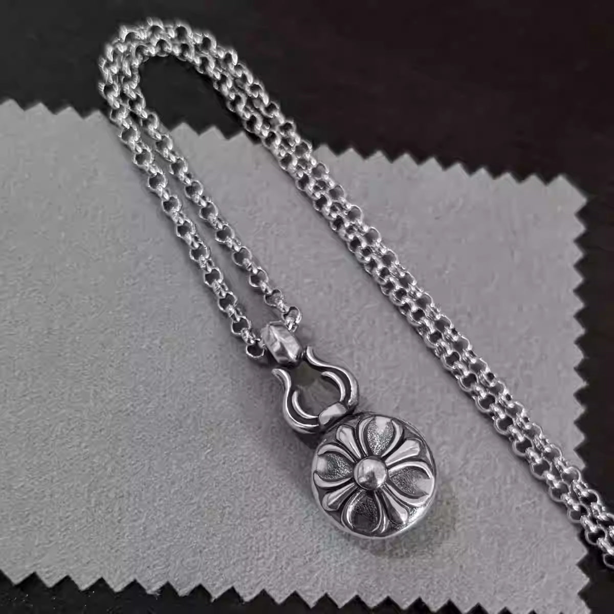 S925 Silver Cross Ball Necklace™