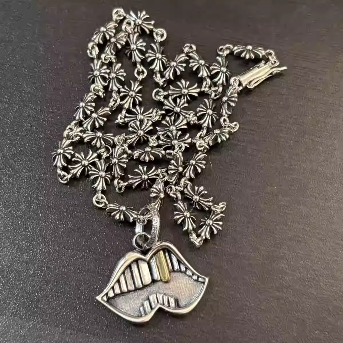 S925 Silver Gold Tooth Mouth Pendant Necklace™