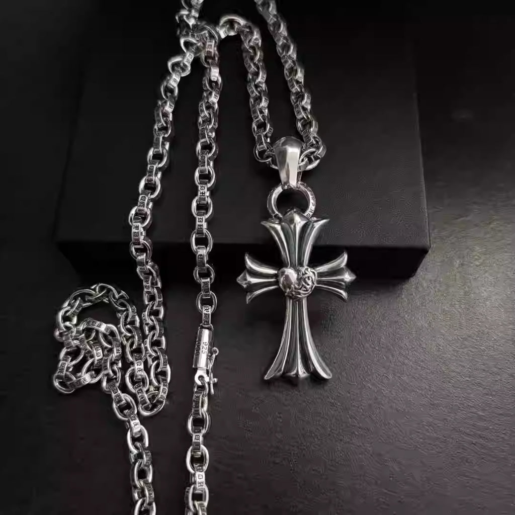 S925 Silver Heart Center Cross Pendant Necklace™