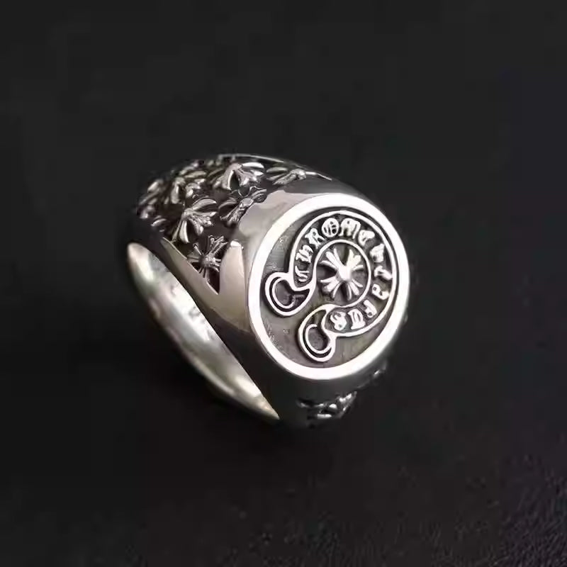 S925 Silver Horseshoe Emblem Fleur Signet Ring™