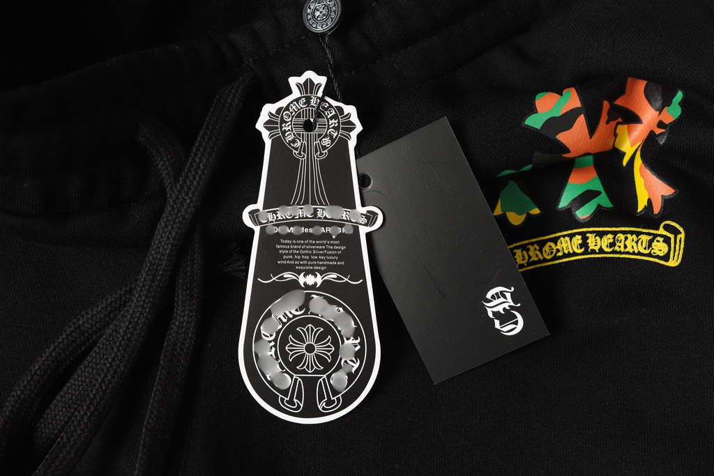 Camo Triple Cross Black Sweatpants™