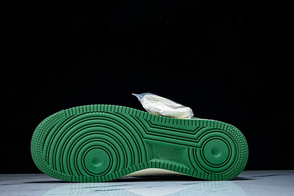 Green Horse Shoe Logo White AF1™