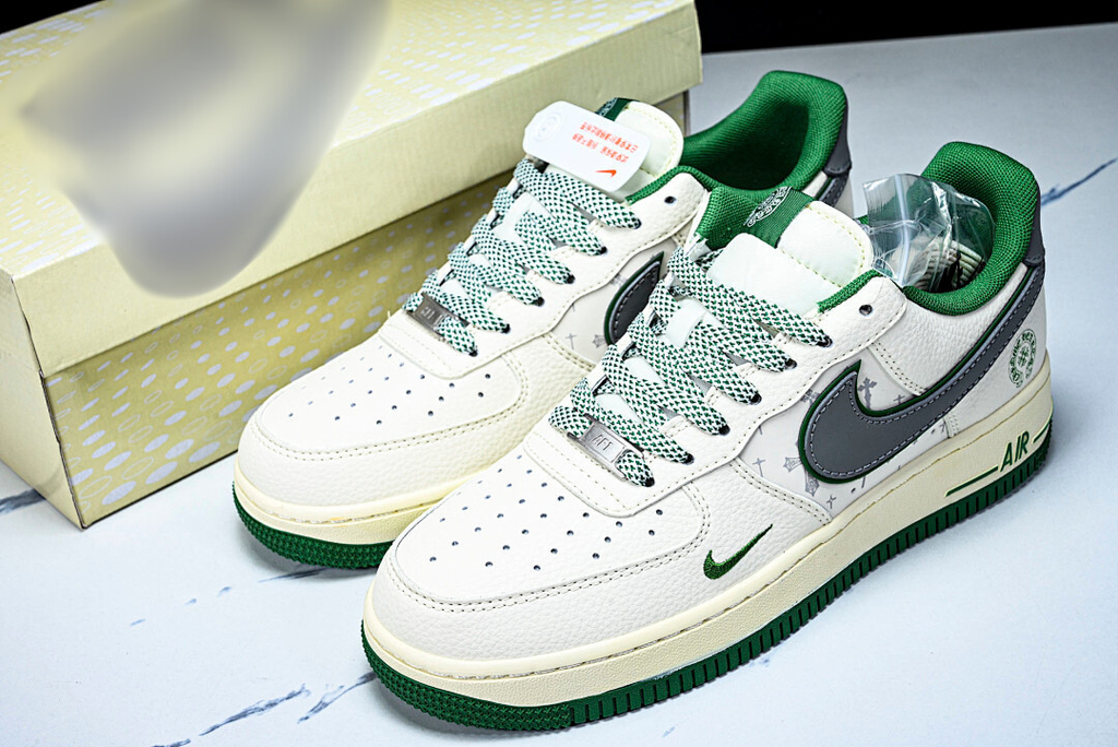 Green Horse Shoe Logo White AF1™