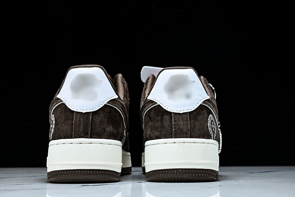 White Horse Shoe Logo Velvet Brown AF1™