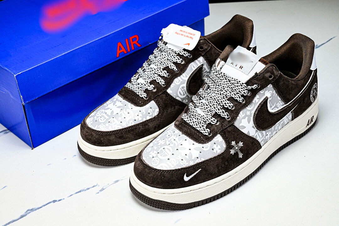 White Horse Shoe Logo Velvet Brown AF1™
